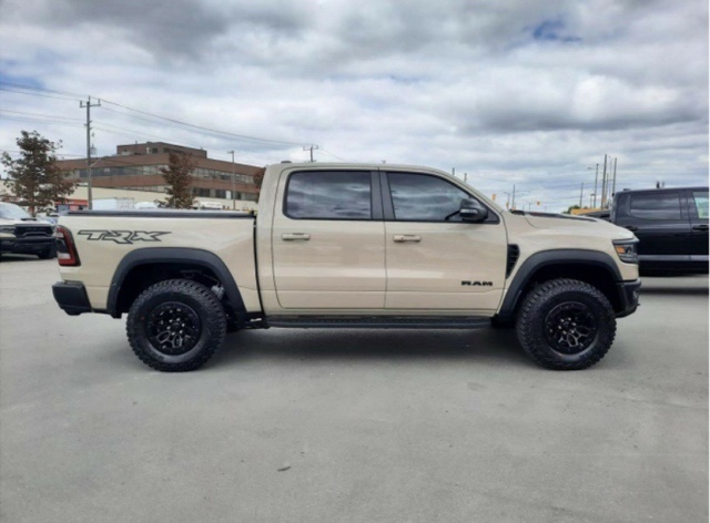 鯊魚(yú)王多變體汽車(chē)智能皮卡后箱蓋