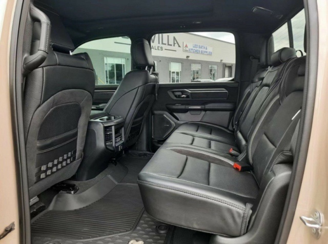 鯊魚(yú)王多變體汽車(chē)智能皮卡后箱蓋