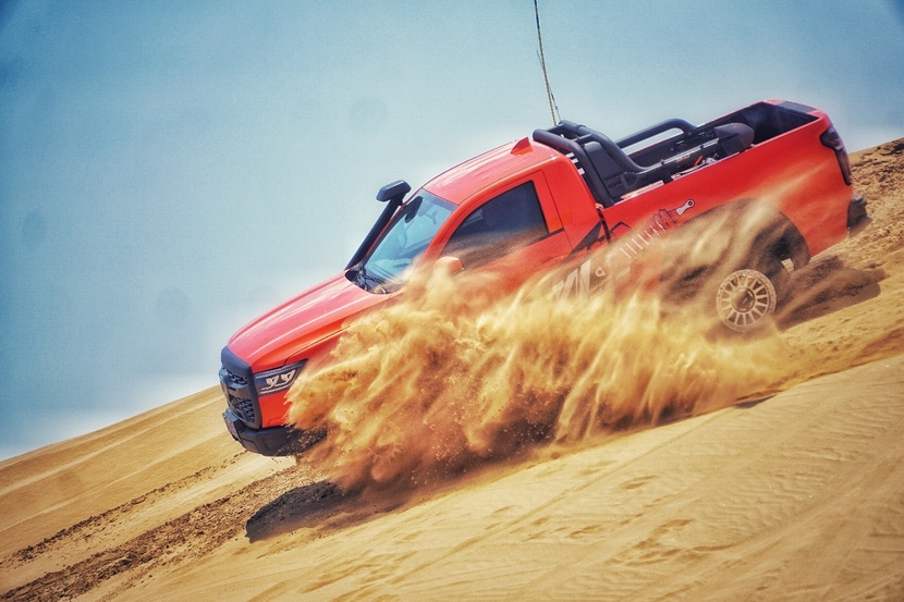 鯊魚王多變體汽車智能皮卡后箱蓋 鯊魚王多變體汽車智能皮卡后箱蓋