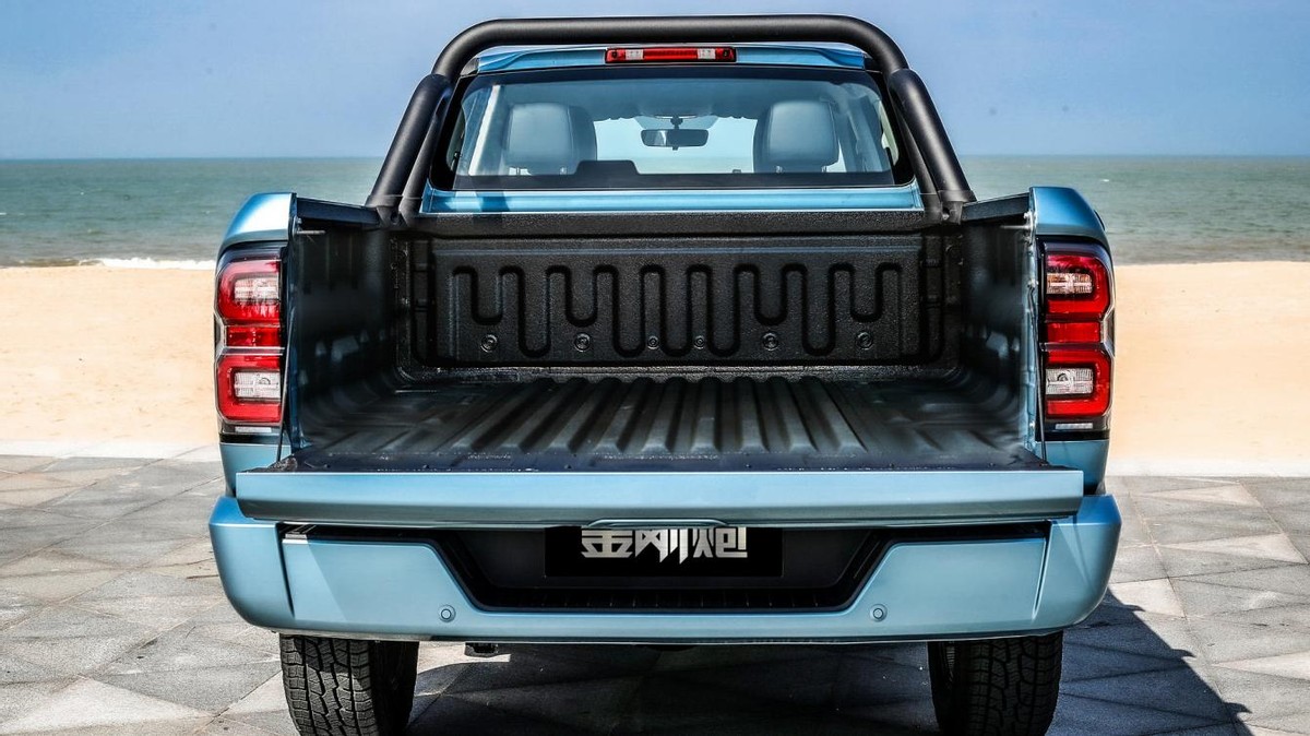 長城金剛炮自動擋車型在海口車展硬核上市