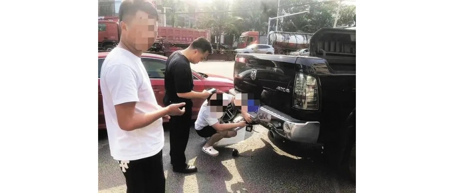 公羊皮卡車非法改裝爆閃燈跑高速 投訴后交警嚴(yán)查
